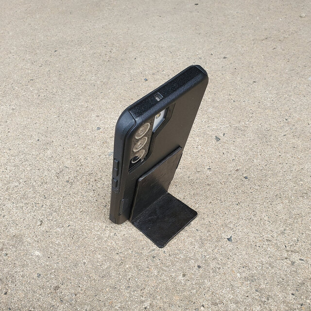 【スマホスタンド】ロートアイアンのスマートフォン・鉄のモバイル立て