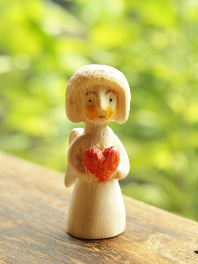 木彫り 天使　②