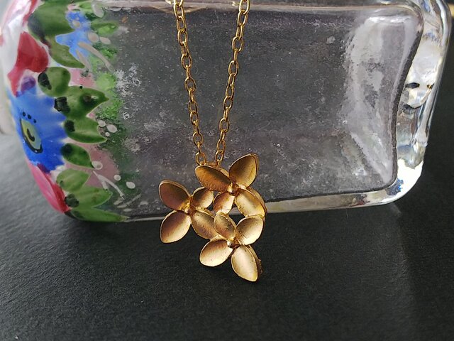 ヴィンテージ すみれのような小花のネックレス | iichi 日々の ヴィンテージ すみれのような小花のネックレス | iichi 日々の