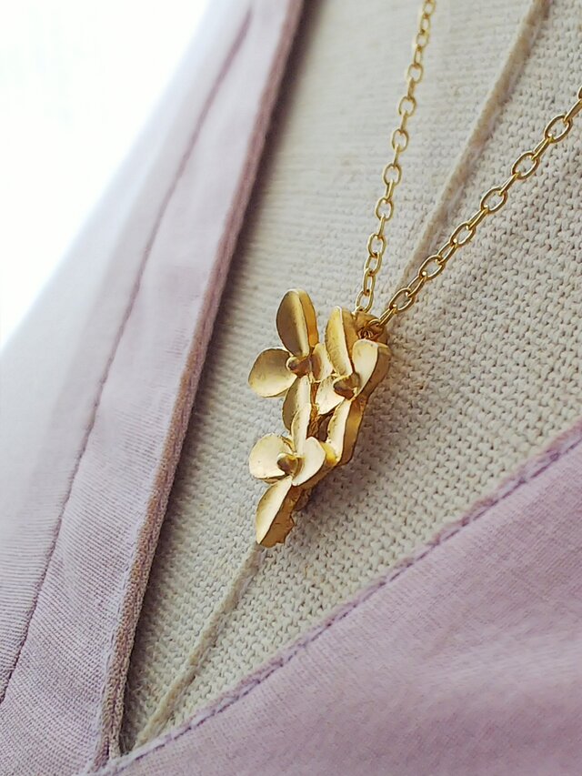 ヴィンテージ すみれのような小花のネックレス | iichi 日々の