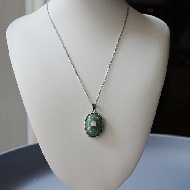 天然石グリーンアベンチュリンとシマエナガのペンダント ネックレス
