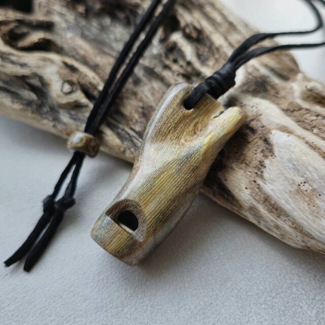 虹彩珊瑚の笛 ペンダント