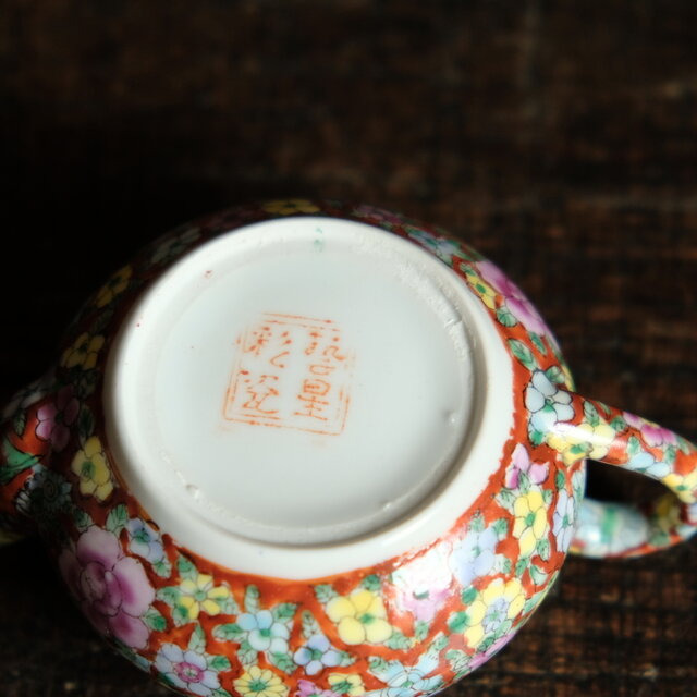 赤にカラフルな花尽くし◇中国産 赤絵金彩小ぶり急須 煎茶茶器