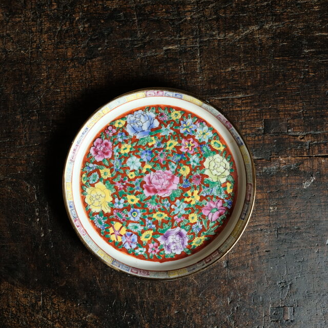 赤にカラフルな花尽くし◆中国産　赤絵金彩中皿プレート　煎茶茶器　シノワズリ　チャイナレトロ　b1