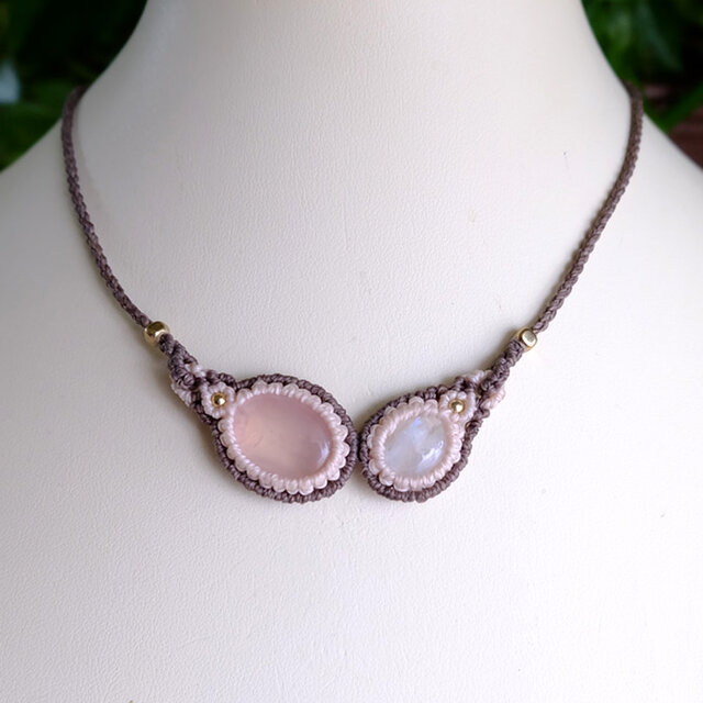 マダガスカルローズクォーツ・ムーンストーン（6月誕生石