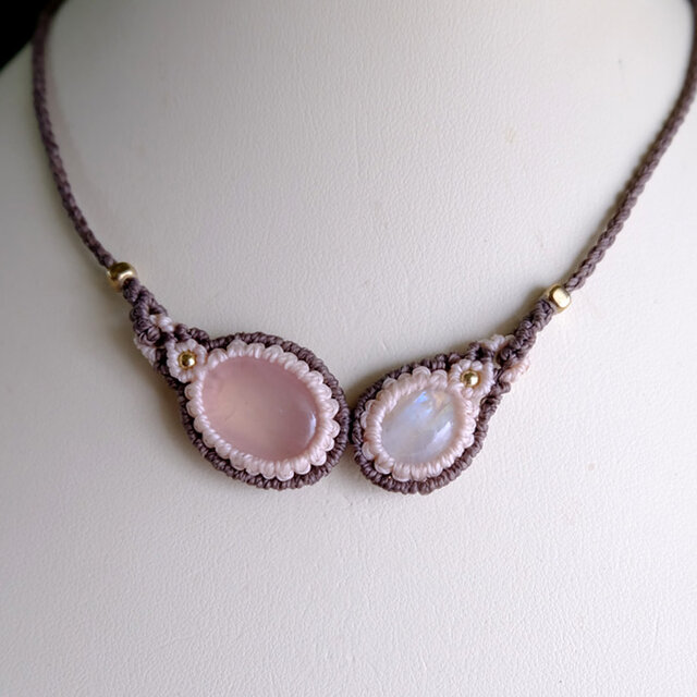 マダガスカルローズクォーツ・ムーンストーン（6月誕生石