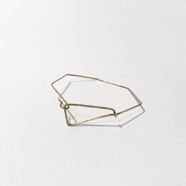 七角形の真鍮製ブレスレット