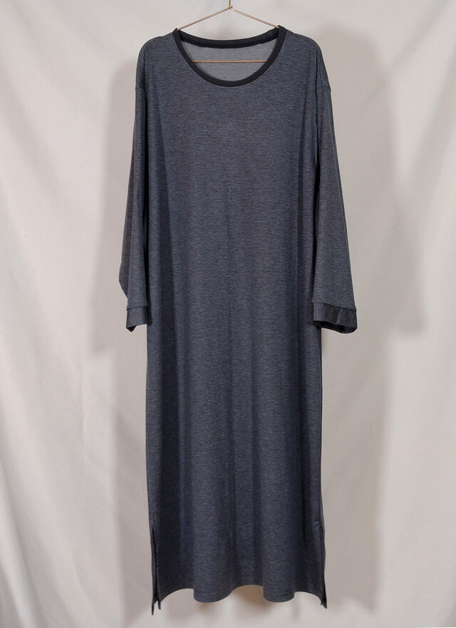 [55] la robe de nuit en jersey à rayures