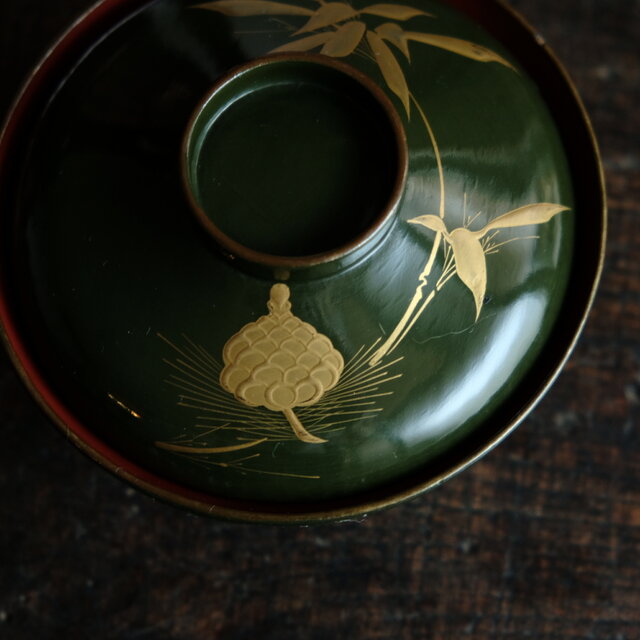 鶴と松◆蓋裏に松ぼっくり。古輪島塗　漆芸蒔絵蓋付碗5客　骨董・antique 鶴と松と松ぼっくり◇古輪島塗 漆芸蒔絵蓋付碗5客