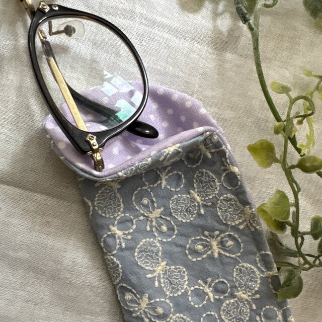 ハンドメイド♡メガネケース♡綿麻蝶々刺繍生地ブルー♡♡スリムタイプ