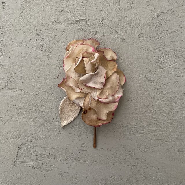 手染め『アンティークな縁取り薔薇』suMire-bouquet布花コサージュ