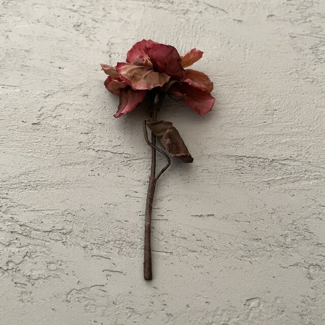 繊細な手染め『美しく咲いた薔薇』suMire-bouquet布花コサージュ