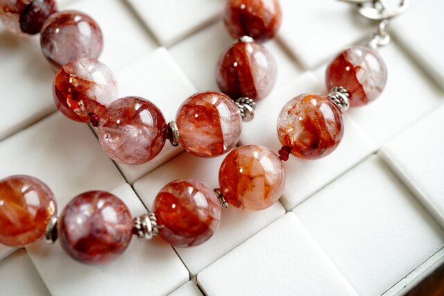 Moccasin 赤いビーズ ネックレス カレン族シルバー チベット系民族 アンティークビーズ 赤