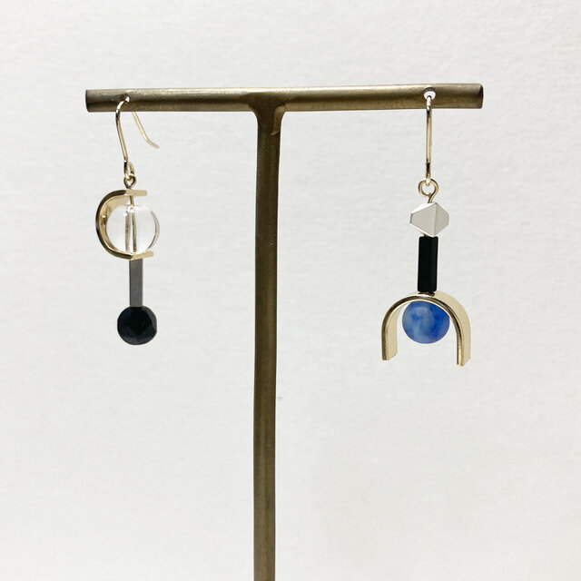 ジオメトリックなアシメピアス