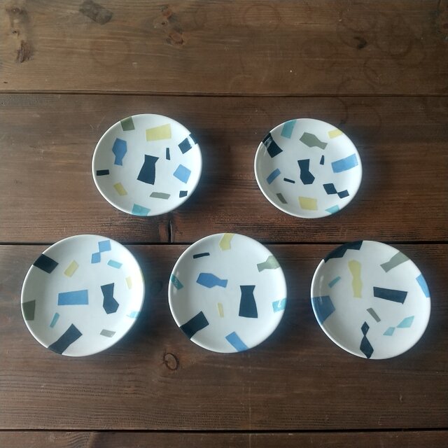 幾何学模様の小皿