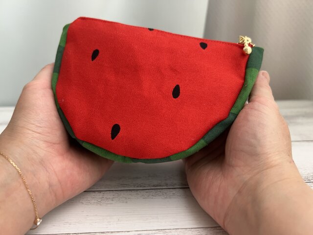 コロンっと可愛いスイカポーチ（中もタネあり 赤） | iichi 日々の