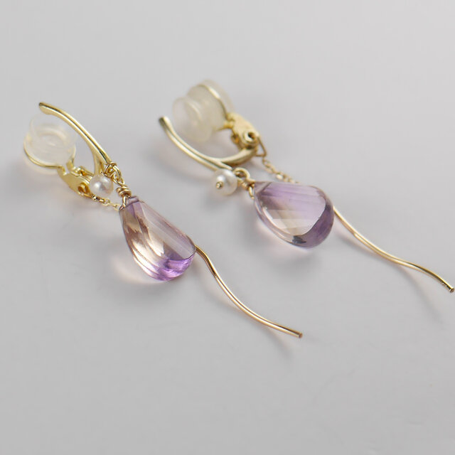 #1054　K10＋14KGF ツイストペアシェイプ　ウェーブチェーン　ソフトタッチイヤリング　アメトリン