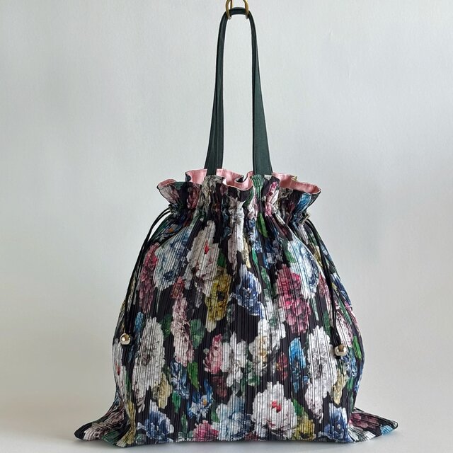 pleats floral drawstring bag
