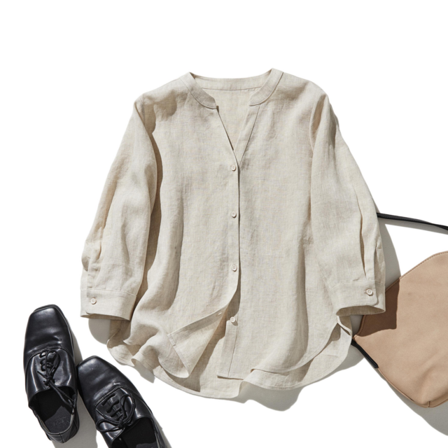 着るほどに味わい深い フランスリネン こだわりVネックシャツ 　生成色 250421-1