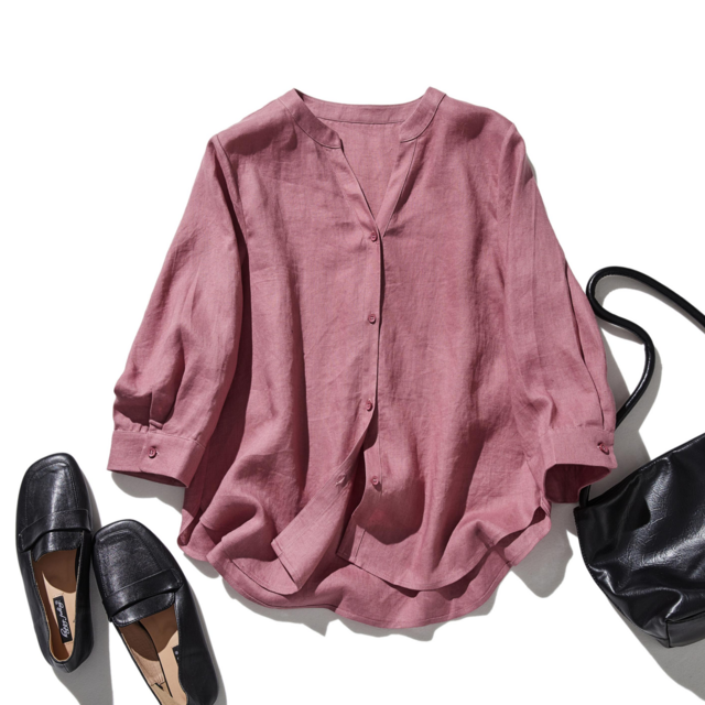 着るほどに味わい深い フランスリネン こだわりVネックシャツ　明るい渋い赤　250421-3