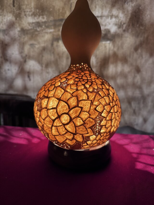 ひょうたんランプ　ダリアモチーフ