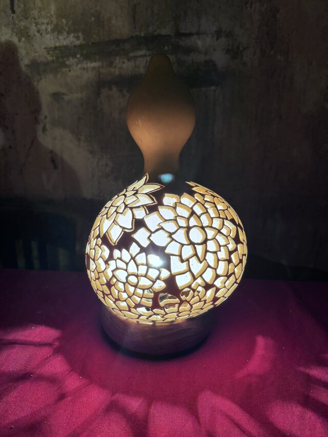 ひょうたんランプ ダリアモチーフ | iichi 日々の暮らしを心地よくする