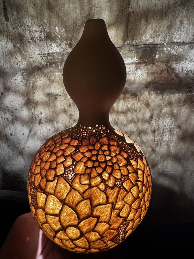 ひょうたんランプ ダリアモチーフ | iichi 日々の暮らしを心地よくする