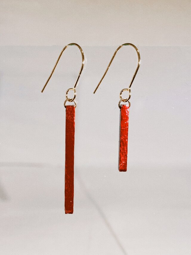 【緋銅】槌目ロッドピアス（アシンメトリー）