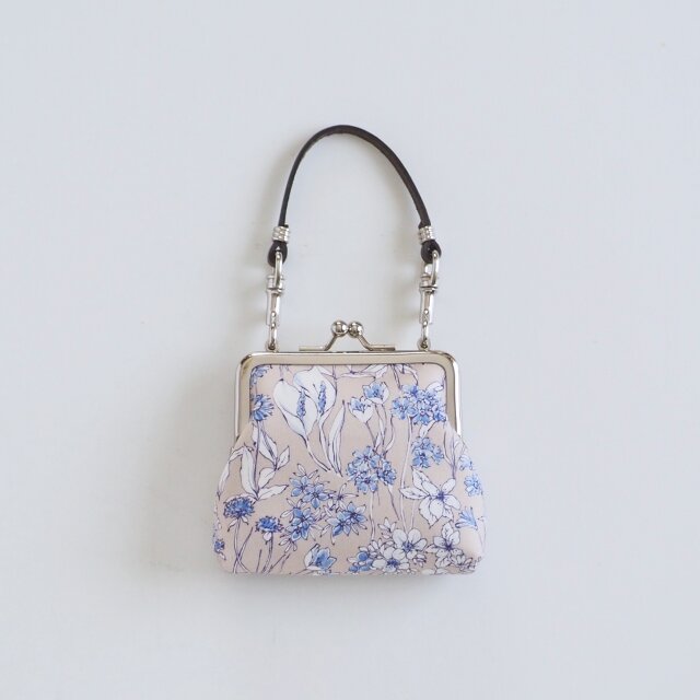 ■リバティプリントの持ち手付きがま口コインケース / ワンダーフォーゲル■ ami(lbt-wv)