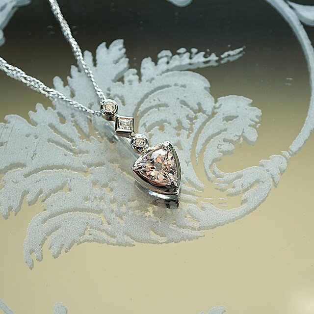 SV　トリリアントモルガナイト×モアッサナイト　ペンダント　＜ヘッドのみ＞