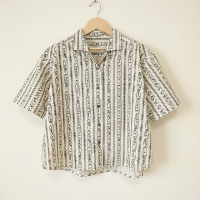 オープンカラーブラウス monotone Ｍ~Lサイズ