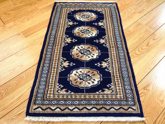 パキスタン絨毯　ハイクオリティー(12/24) 81×46 水色 Creema限定目玉品33％OFF】パキスタン絨毯 ハイクオリティ