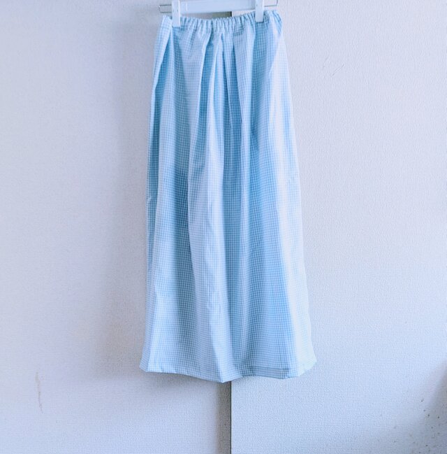 チェックのスカート