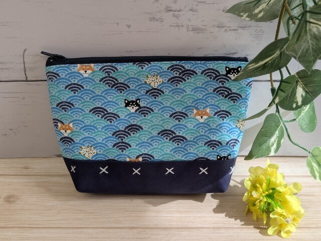 しばちゃんが渦潮から覗く和柄ポーチ | iichi 日々の暮らしを