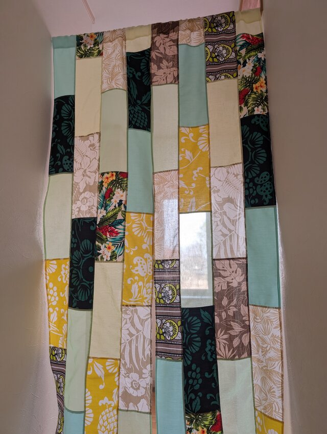 ♥️夏の新作♥️南国♡ハワイアン♥️長方形♥️ランダムパッチワークのれん★83✕160★