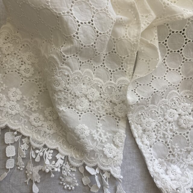 ハンドメイドお受けしています♪ 花刺繍のニードルケース～オーバルの中の花～ | iichi 日々の暮らしを