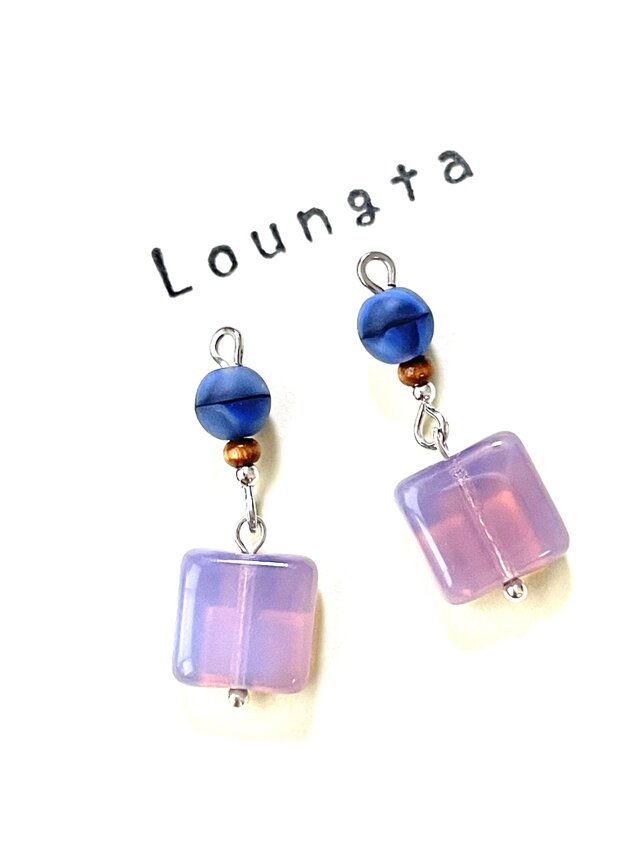 送料無料 チェコビーズピアス チェコビーズネイビーとパープルのガラスビーズピアス 個性派ピアス