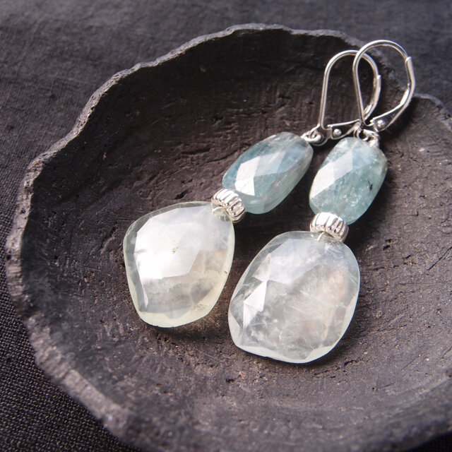 【SV】Kyanite × Prehnite Earrings ／スカイブルーカイヤナイト×プレナイト フレンチピアス（L）