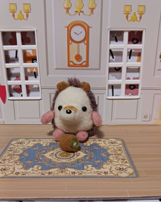 羊毛フェルト小さな ハリネズミ ぬいぐるみどんぐり付き | iichi 羊毛フェルト小さな ハリネズミ ぬいぐるみどんぐり付き | iichi