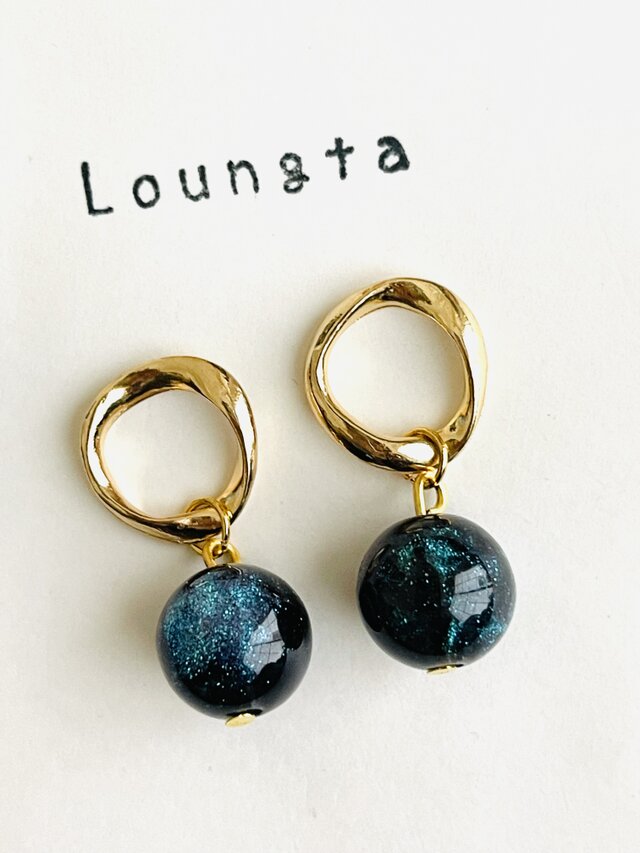 送料無料 シンプルなブルーピアス ゴール樹脂フックピアス