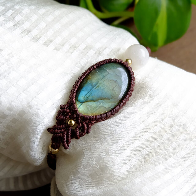 大きめラブラドライト・ムーンストーン （6月誕生石）マクラメ編み