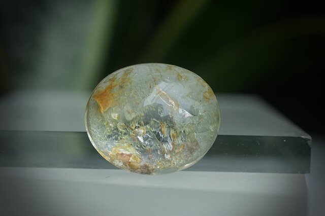 虹入り 黄金クォーツイン☆ ガーデンクォーツ s1428 | iichi 日々の