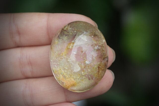 虹入り 黄金クォーツイン☆ ガーデンクォーツ s1428 | iichi 日々の