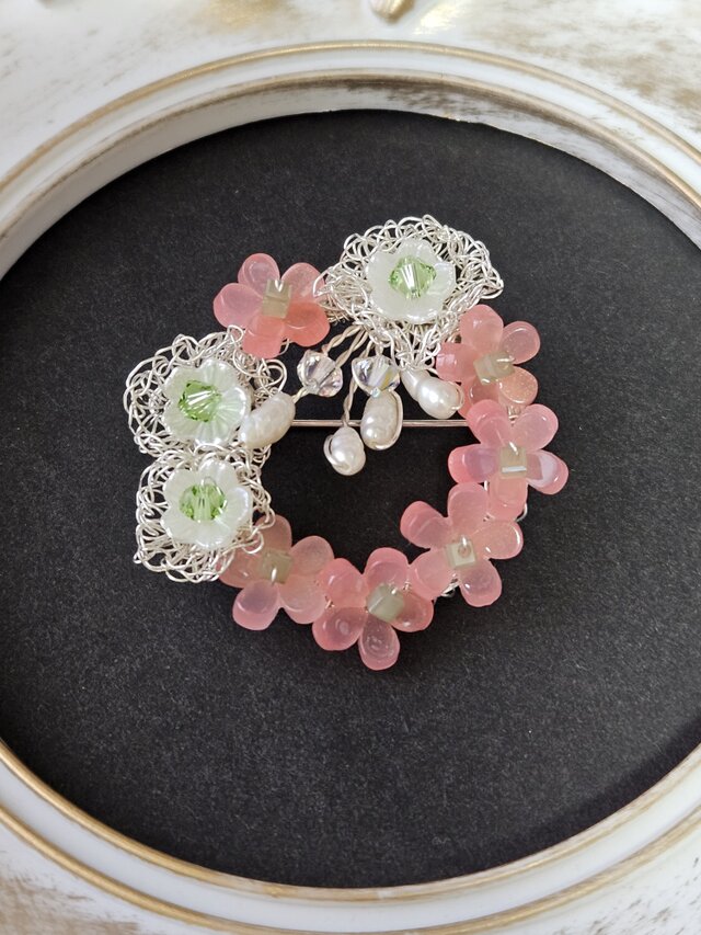 桜花のリースブローチ(ピンク)