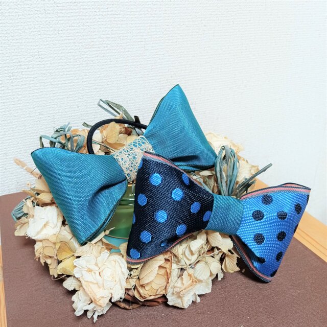 とても軽い蝶ネクタイのようなヘアアクセ(ゴムorクリップ)