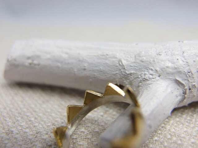 王冠リング | iichi 日々の暮らしを心地よくするハンドメイドや