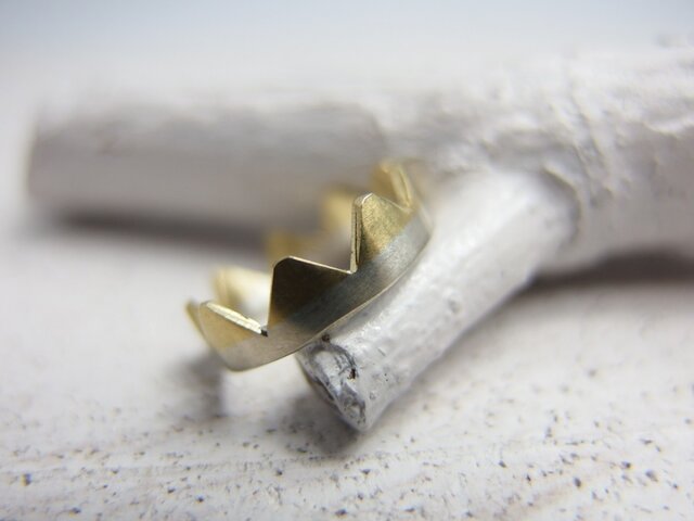 王冠リング | iichi 日々の暮らしを心地よくするハンドメイドや