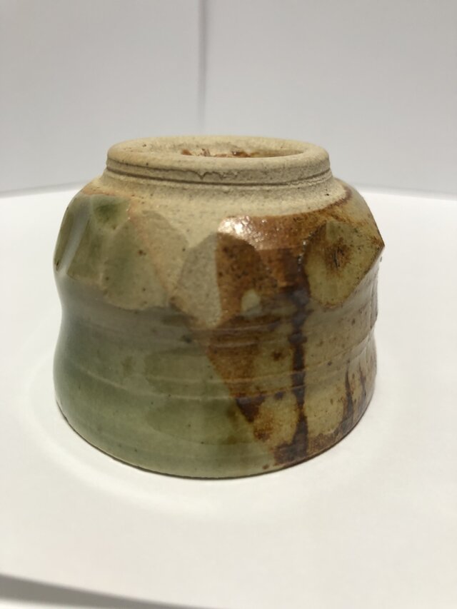 陶器製の酒器 黄瀬戸と織部に侘び寂びを感じる伝統的な風合いの