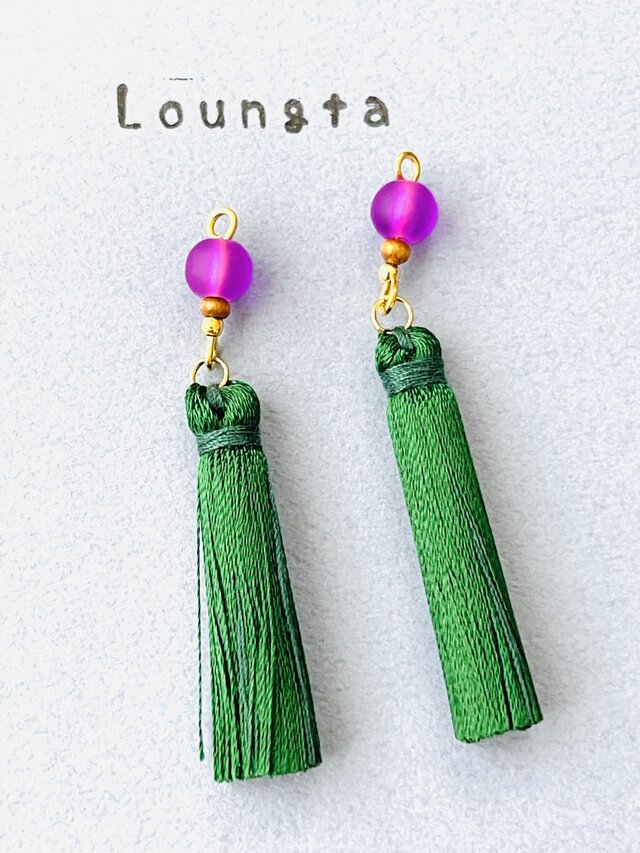 タッセルピアス タッセル パープルガラスビーズとグリーンのエスニックピアス