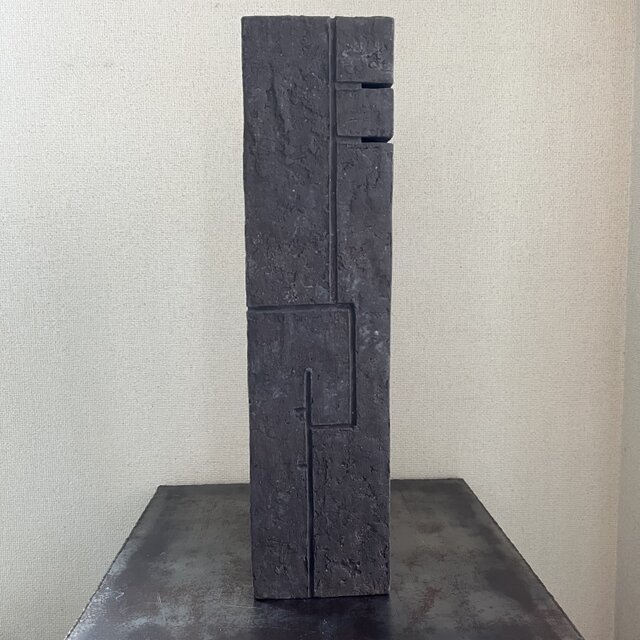 幾何学模様の黒い花器 北村純子作 花入 幾何学模様の黒い陶器花瓶 【公式通販】